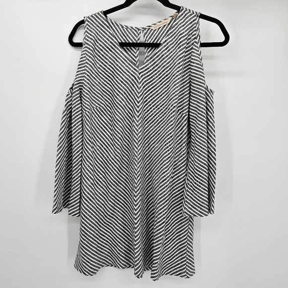 Soft Surroundings Grey Stripe Landfall Cold Shoulder Linen Tunic Top Small - Picture 2 of 6